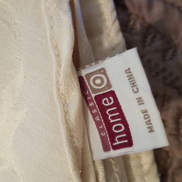 Round tablecloth by Classic Home - Picture 3 of 4